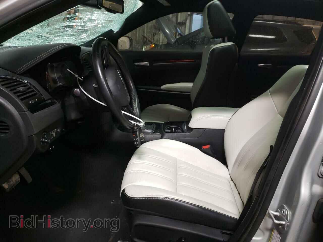 2019 CHRYSLER 300 - VIN: 2C3CCABG5KH577887 - Фото 7