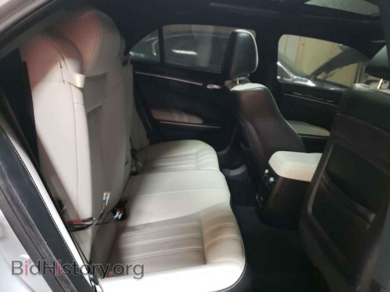 2019 CHRYSLER 300 - VIN: 2C3CCABG5KH577887 - Фото 10