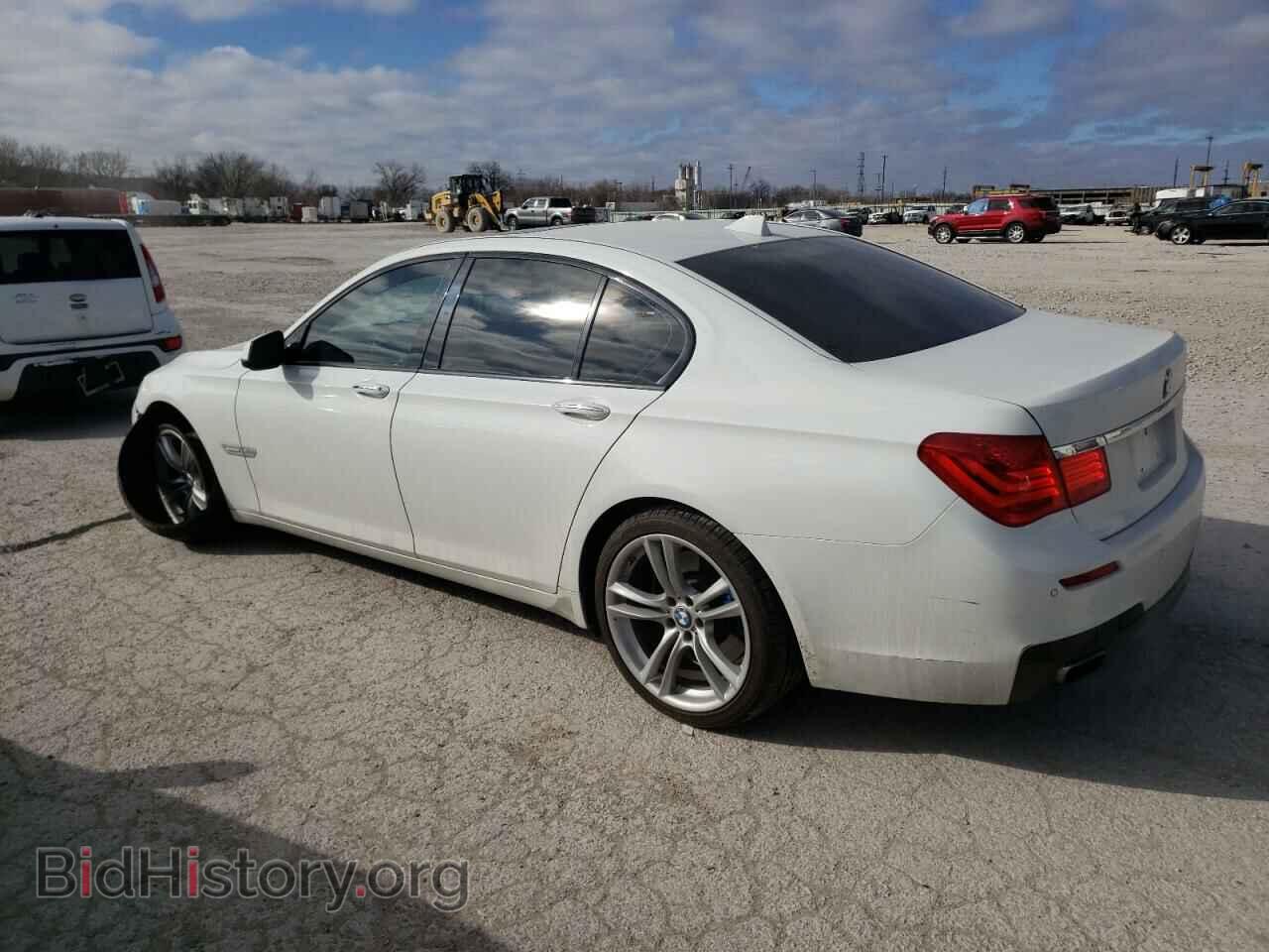 2011 BMW 7 SERIES - VIN: WBAKC6C53BC395428 - Фото 2