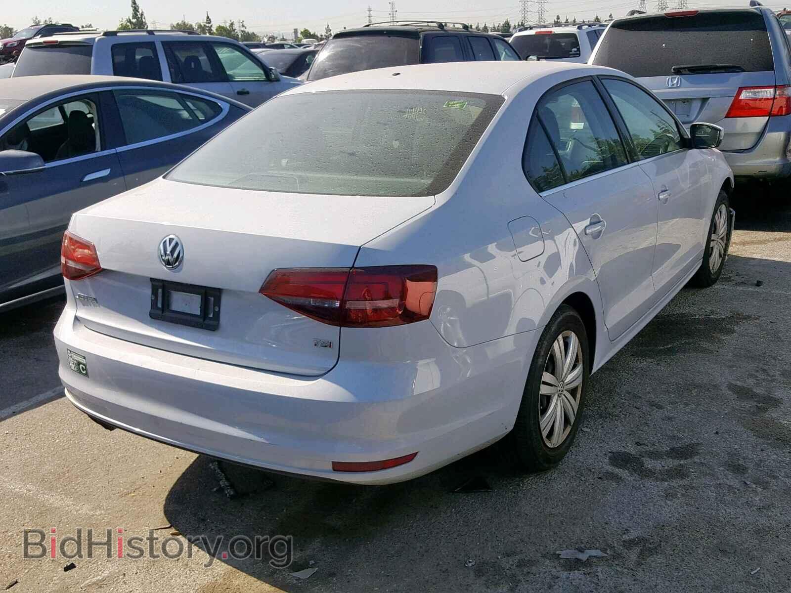 2017 VOLKSWAGEN JETTA - VIN: 3VW2B7AJ3HM268940 - Фото 4