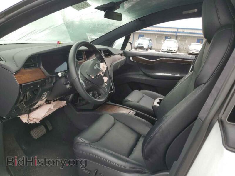 2020 Tesla MODEL X (VIN 5YJXCBE2XLF263274) — photo 7 of 14