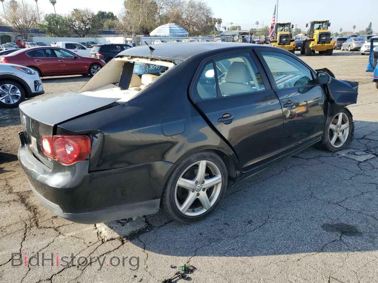 2010 VOLKSWAGEN JETTA - VIN: 3VWAZ7AJ4AM127517 - Фото 3