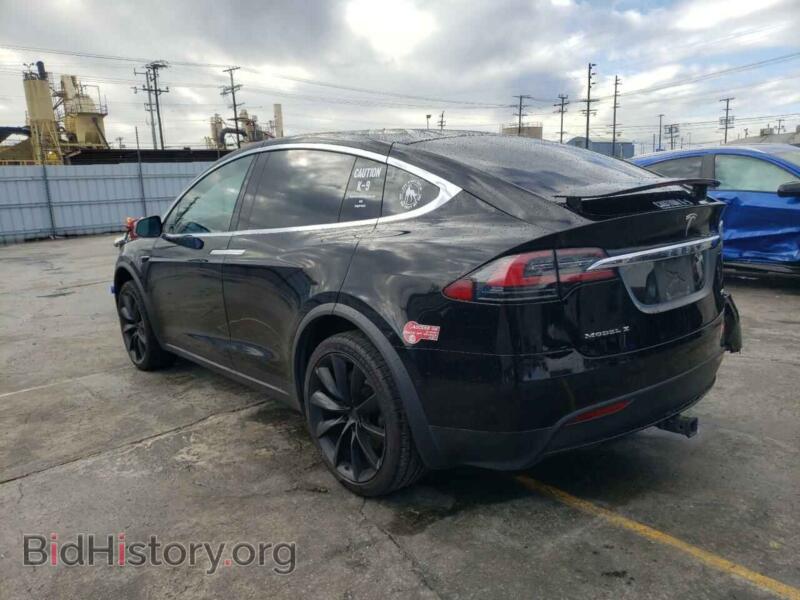 2017 Tesla MODEL X (VIN 5YJXCDE26HF041432) — фото 2 из 12