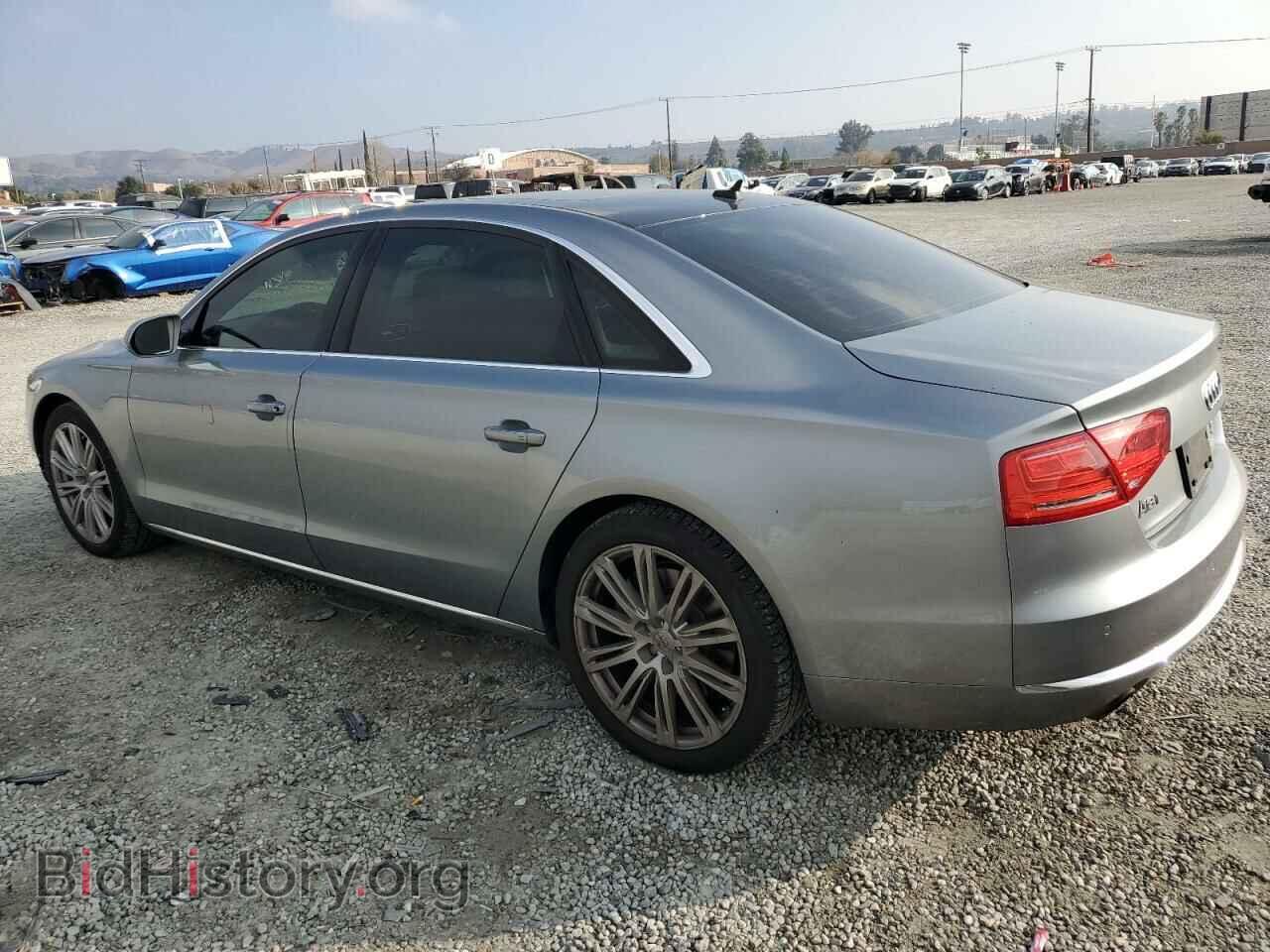 2011 AUDI A8 - VIN: WAURVAFD8BN027586 - Фото 2