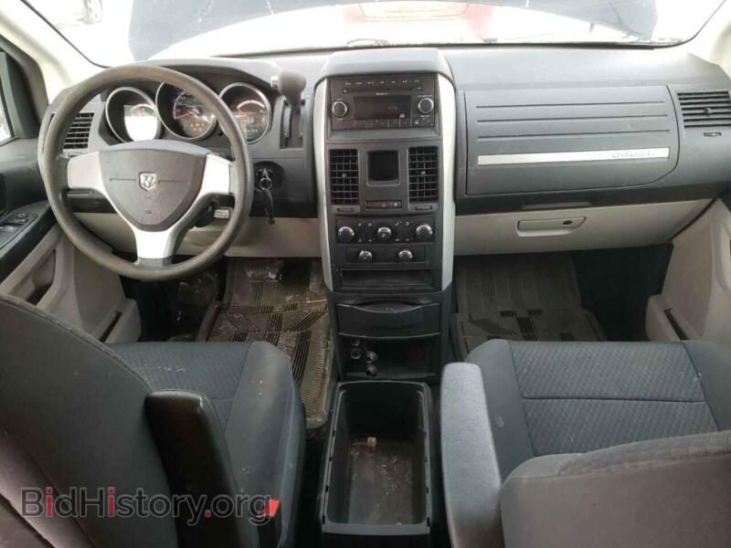 2010 Dodge CARAVAN (VIN 2D4RN4DE9AR379371) — фото 8 из 13