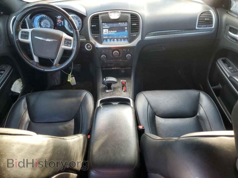 2012 Chrysler 300 (VIN 2C3CCACGXCH194978) — photo 8 of 12