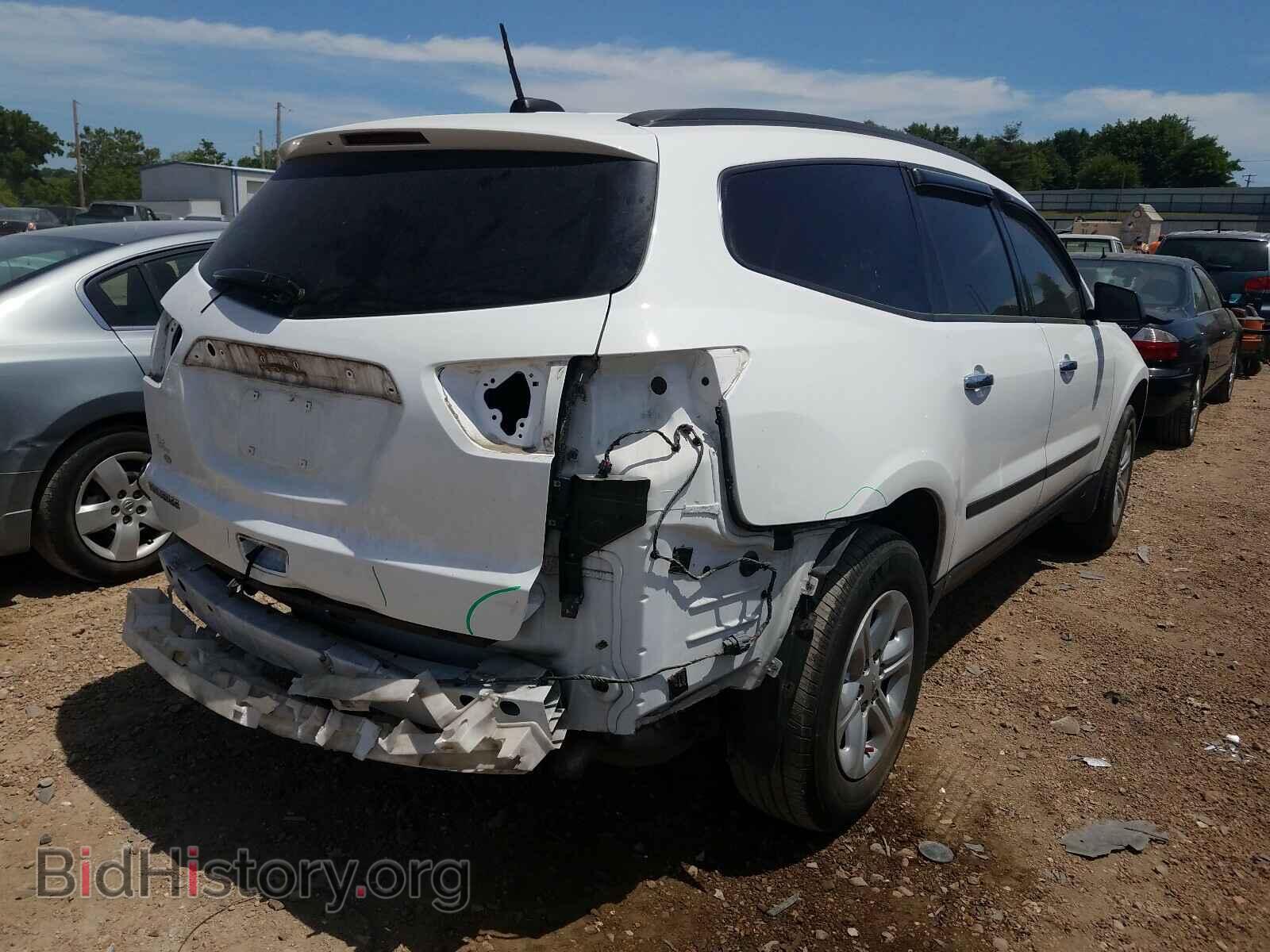 2017 CHEVROLET TRAVERSE - VIN: 1GNKRFED0HJ269321 - Фото 4
