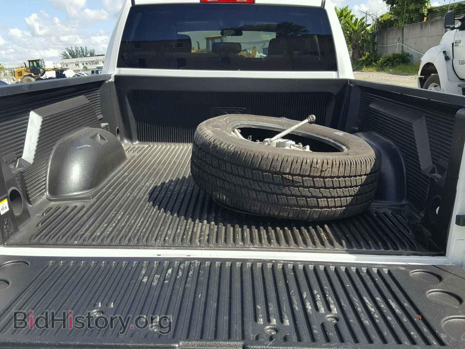 2018 RAM 1500 ST - VIN: 1C6RR6FG2JS259588 - Фото 9
