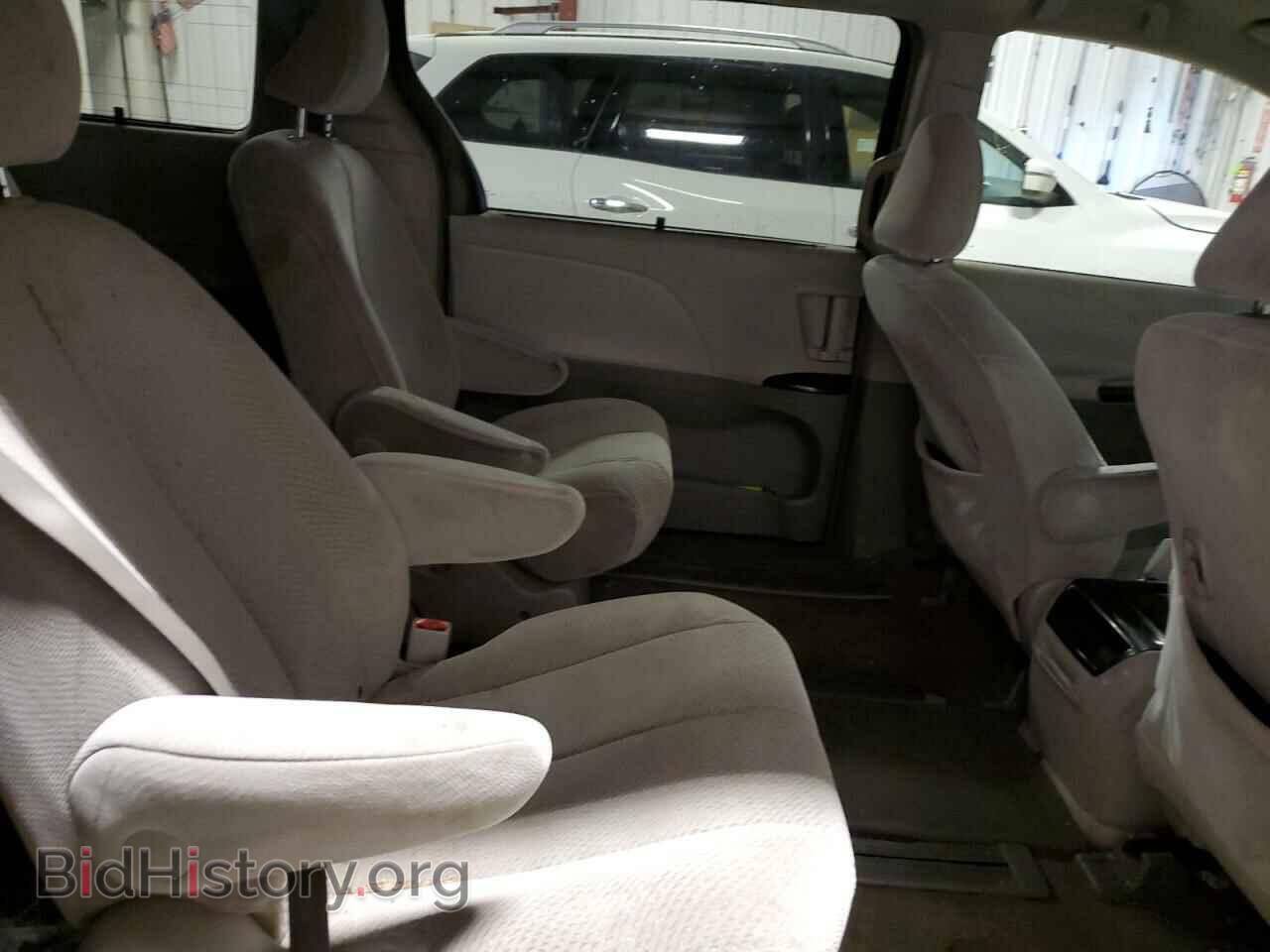 2011 TOYOTA All Models - VIN: 5TDJK3DC3BS005228 - Фото 11