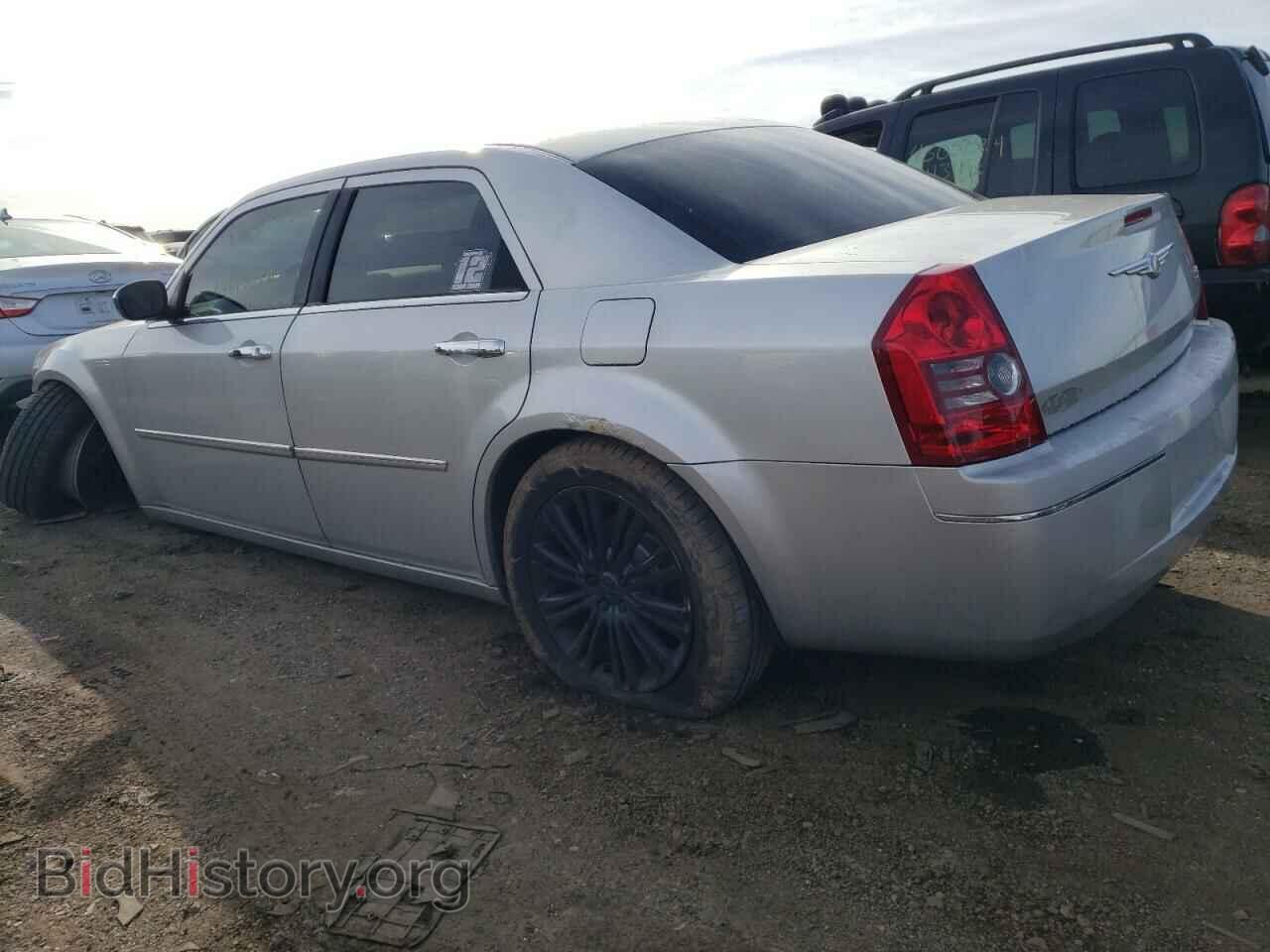 2010 CHRYSLER 300 - VIN: 2C3CA5CV7AH160814 - Фото 2