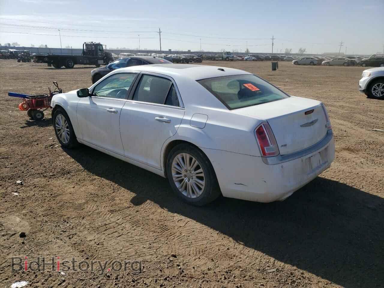 2012 CHRYSLER 300 - VIN: 2C3CCAST8CH257106 - Фото 3