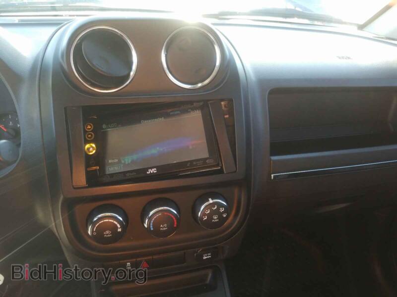 2011 Jeep COMPASS (VIN 1J4NF1FBXBD158564) — photo 9 of 10