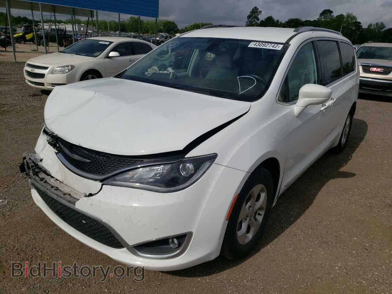 2017 CHRYSLER PACIFICA - VIN: 2C4RC1EG9HR653552 - Photo 2