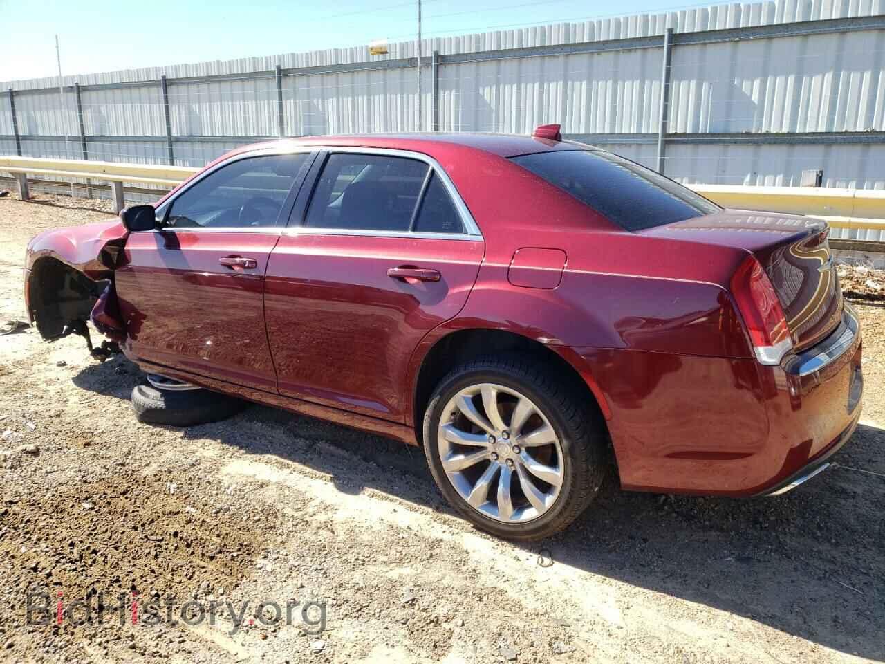 2017 CHRYSLER 300 - VIN: 2C3CCAAG1HH593580 - Фото 2