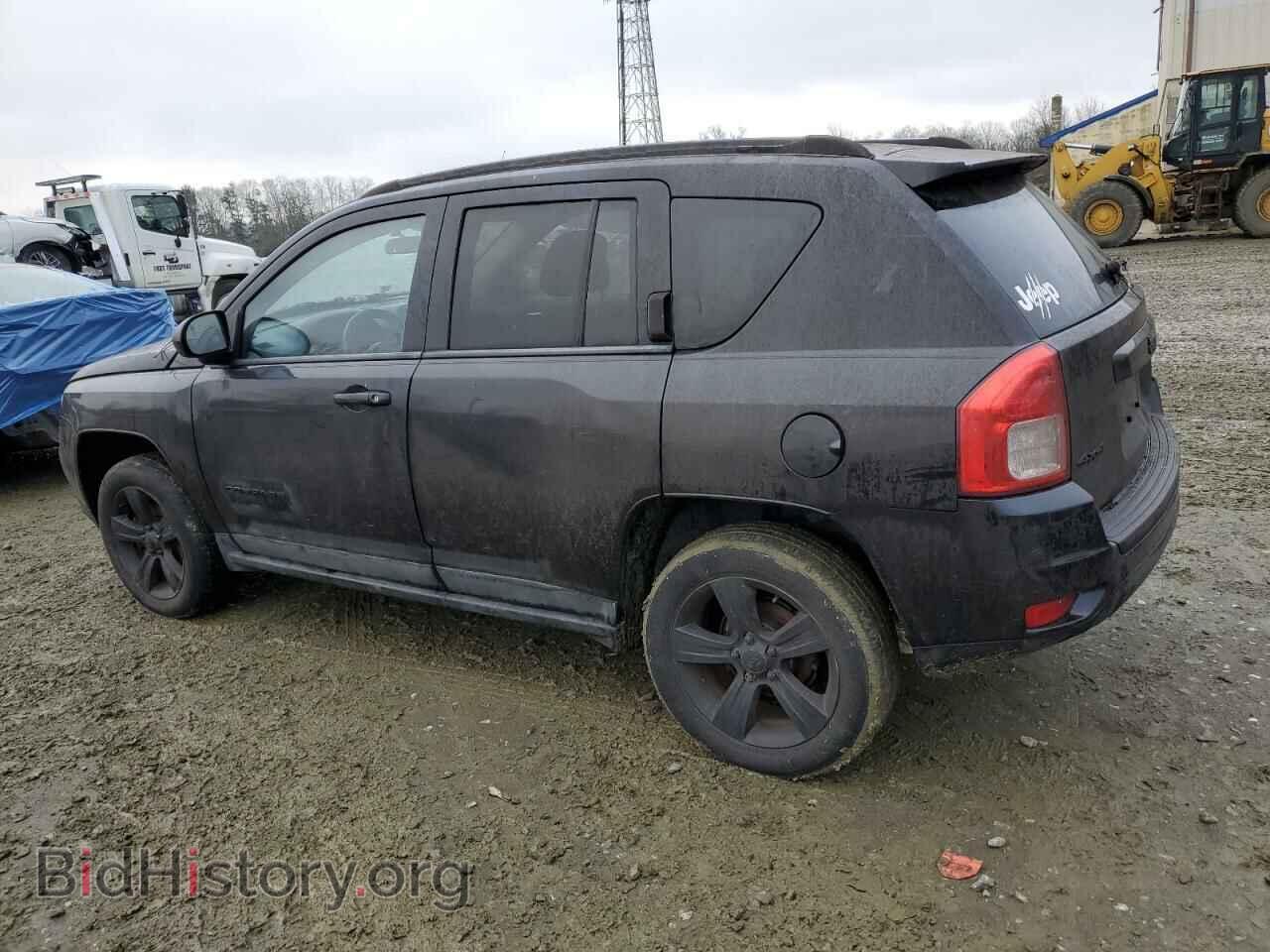 2011 JEEP COMPASS - VIN: 1J4NF1FB8BD174746 - Photo 2