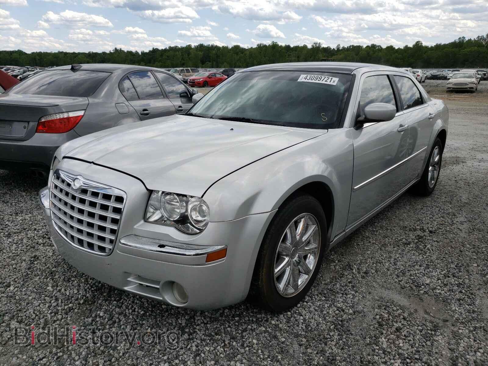 2008 CHRYSLER 300 - VIN: 2C3KA33GX8H241401 - Фото 2