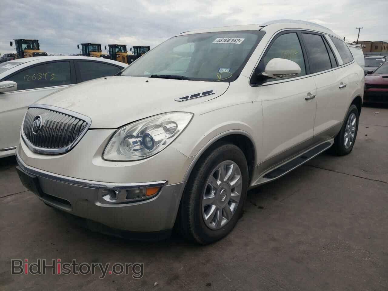 2011 BUICK ENCLAVE - VIN: 5GAKRCED2BJ142165 - Фото 2