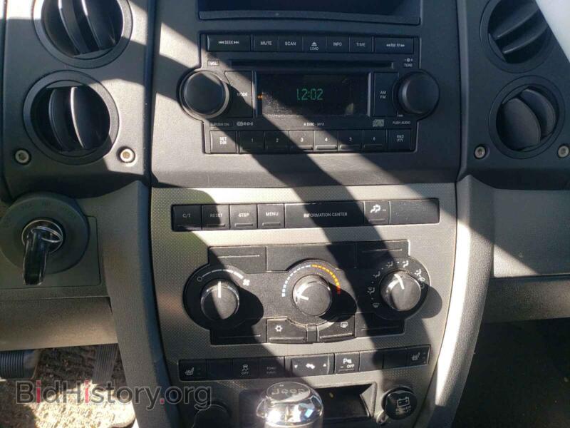 2007 Jeep COMMANDER (VIN 1J8HG48P87C591946) — photo 9 of 10