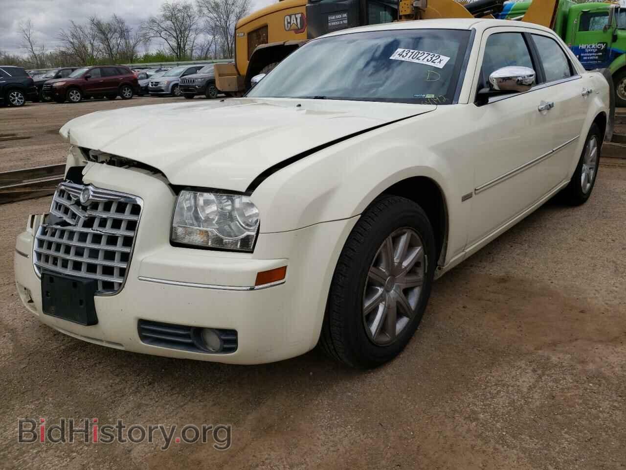 2010 CHRYSLER 300 - VIN: 2C3CA5CV9AH254192 - Фото 2