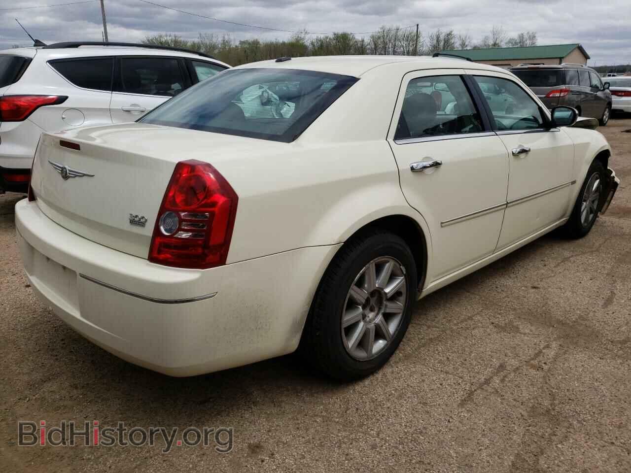 2010 CHRYSLER 300 - VIN: 2C3CA5CV9AH254192 - Фото 4