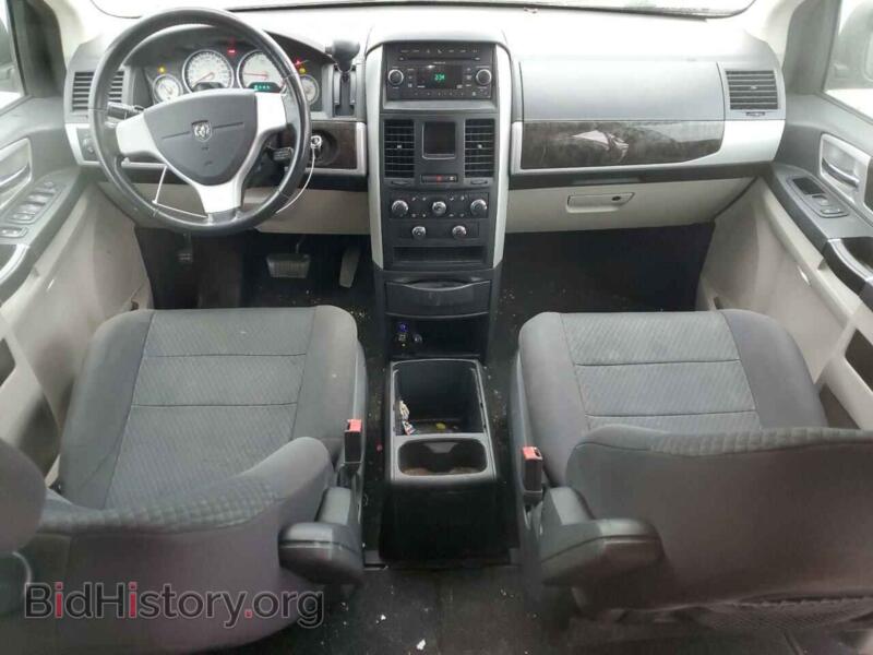 2010 Dodge CARAVAN (VIN 2D4RN5D15AR409064) — фото 8 из 13