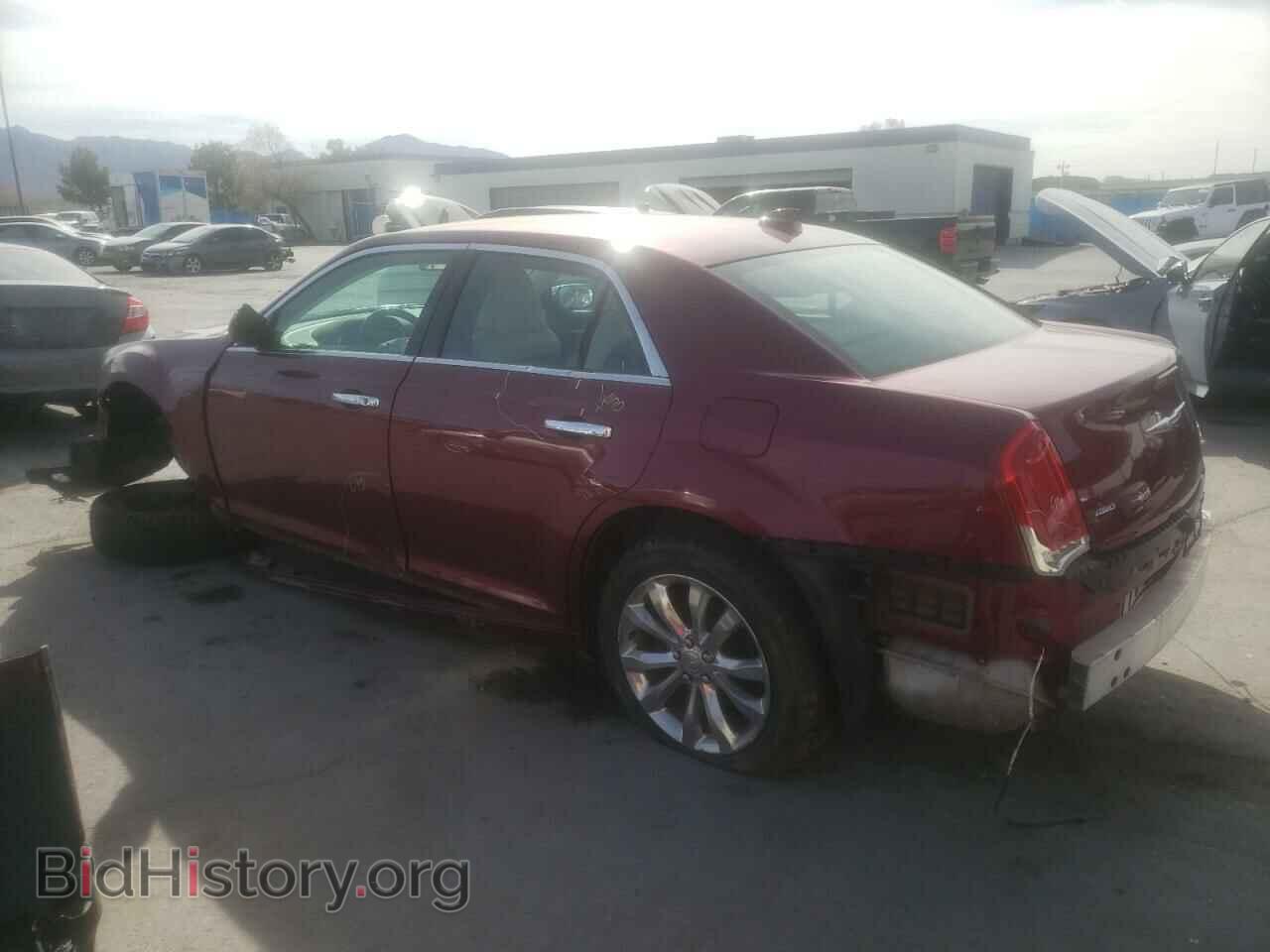2018 CHRYSLER 300 - VIN: 2C3CCAKG9JH137783 - Фото 2