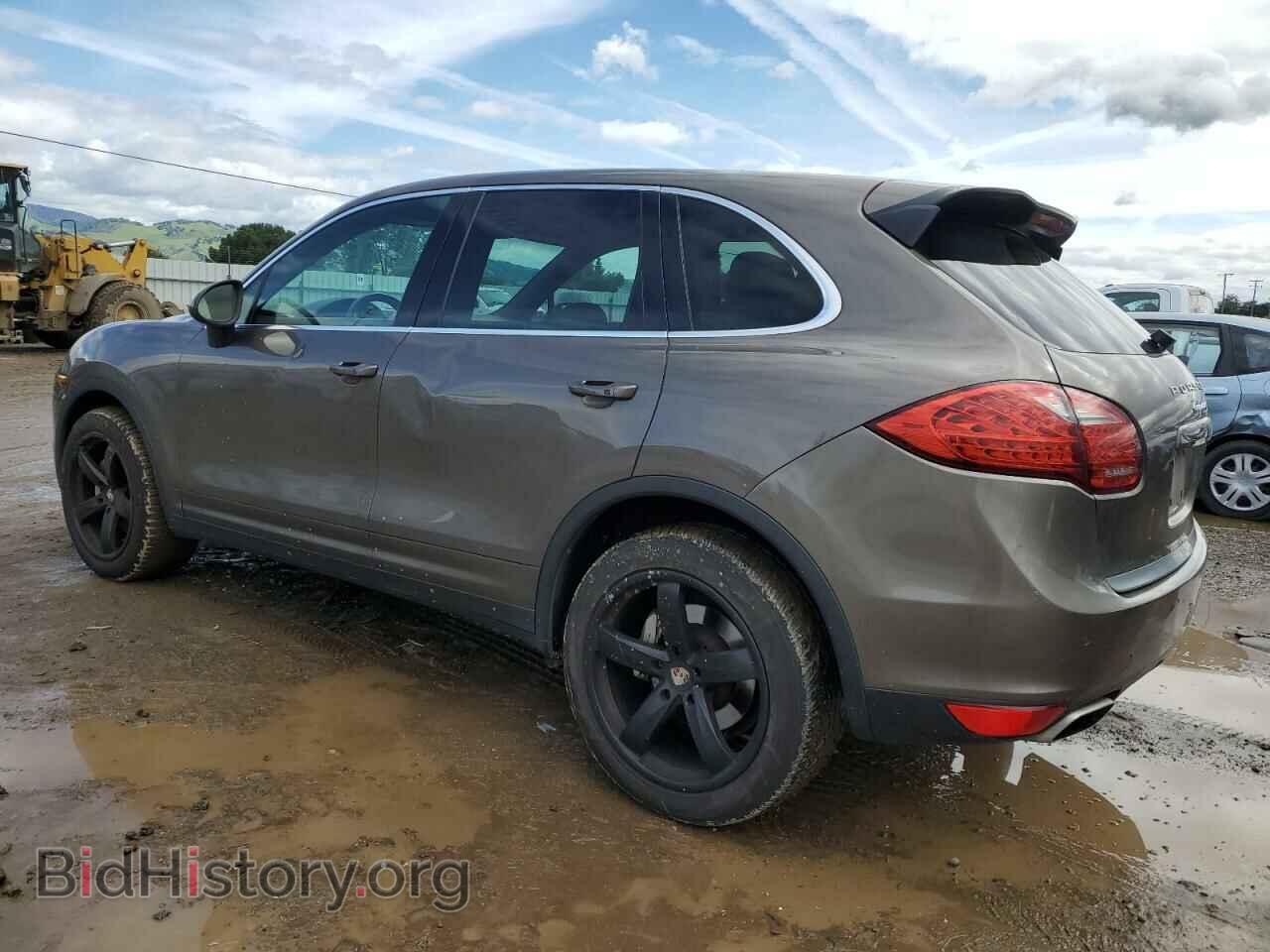 2011 PORSCHE CAYENNE - VIN: WP1AB2A29BLA44668 - Фото 2