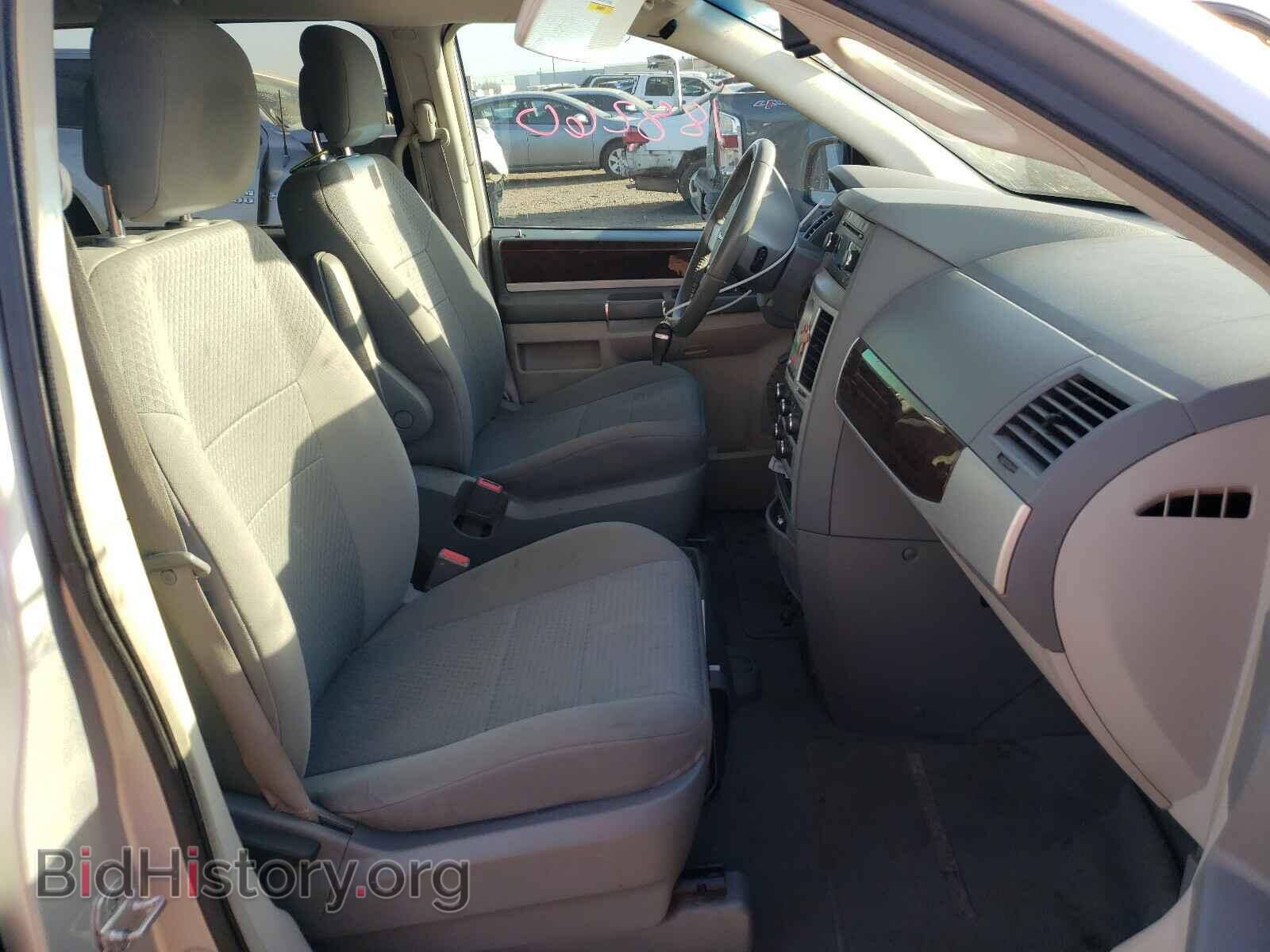 2010 CHRYSLER MINIVAN - VIN: 2A4RR5D10AR450665 - Фото 5