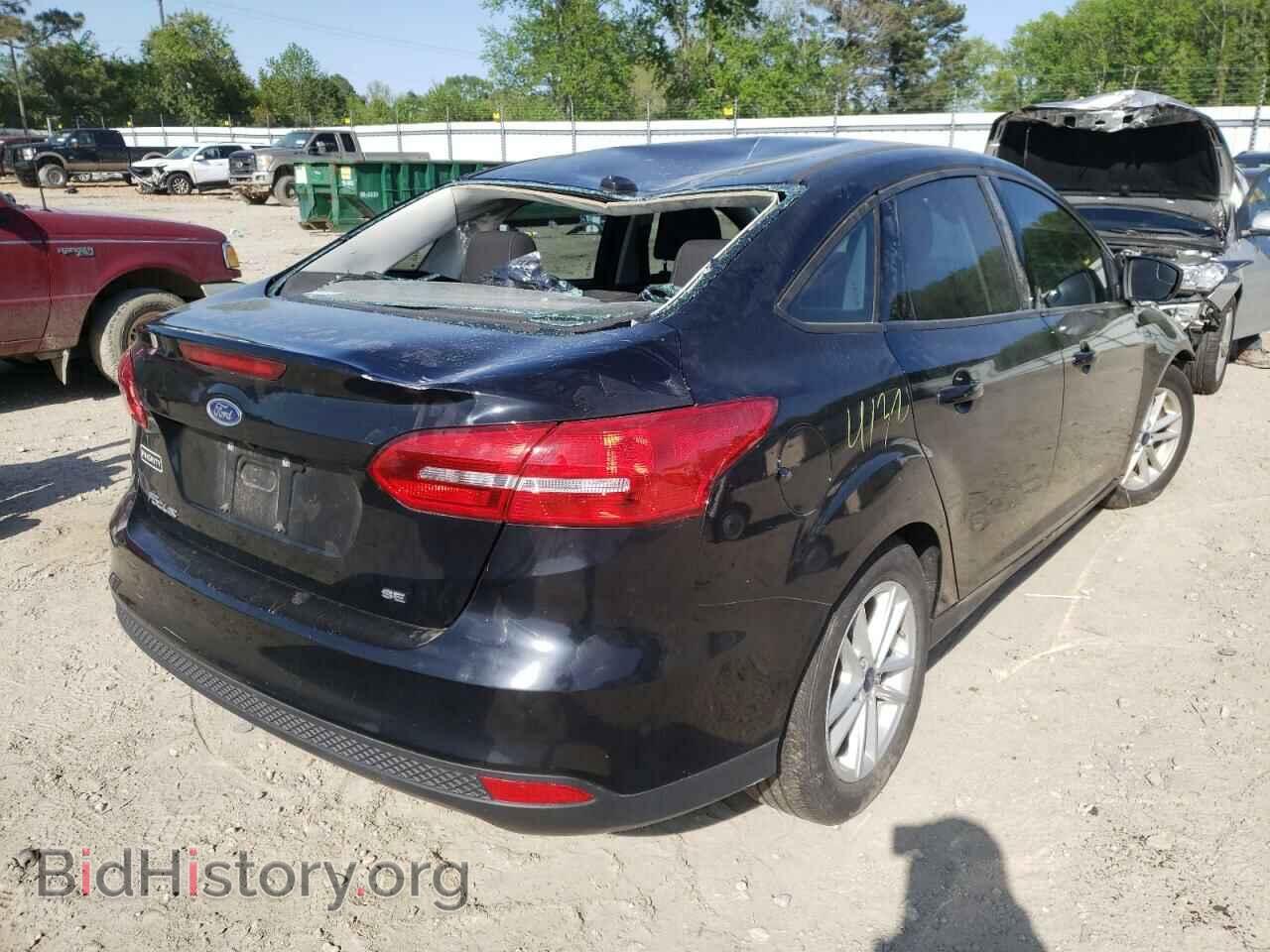 2017 FORD FOCUS - VIN: 1FADP3F2XHL266388 - Фото 4