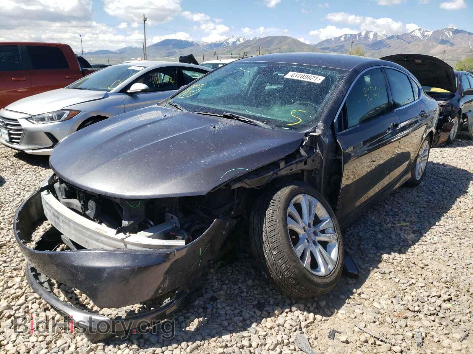 2016 CHRYSLER 200 - VIN: 1C3CCCAB5GN141041 - Фото 2