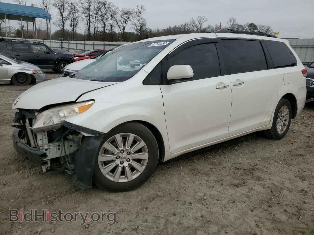 Photo 5TDYK3DC6BS116998 - TOYOTA All Models 2011