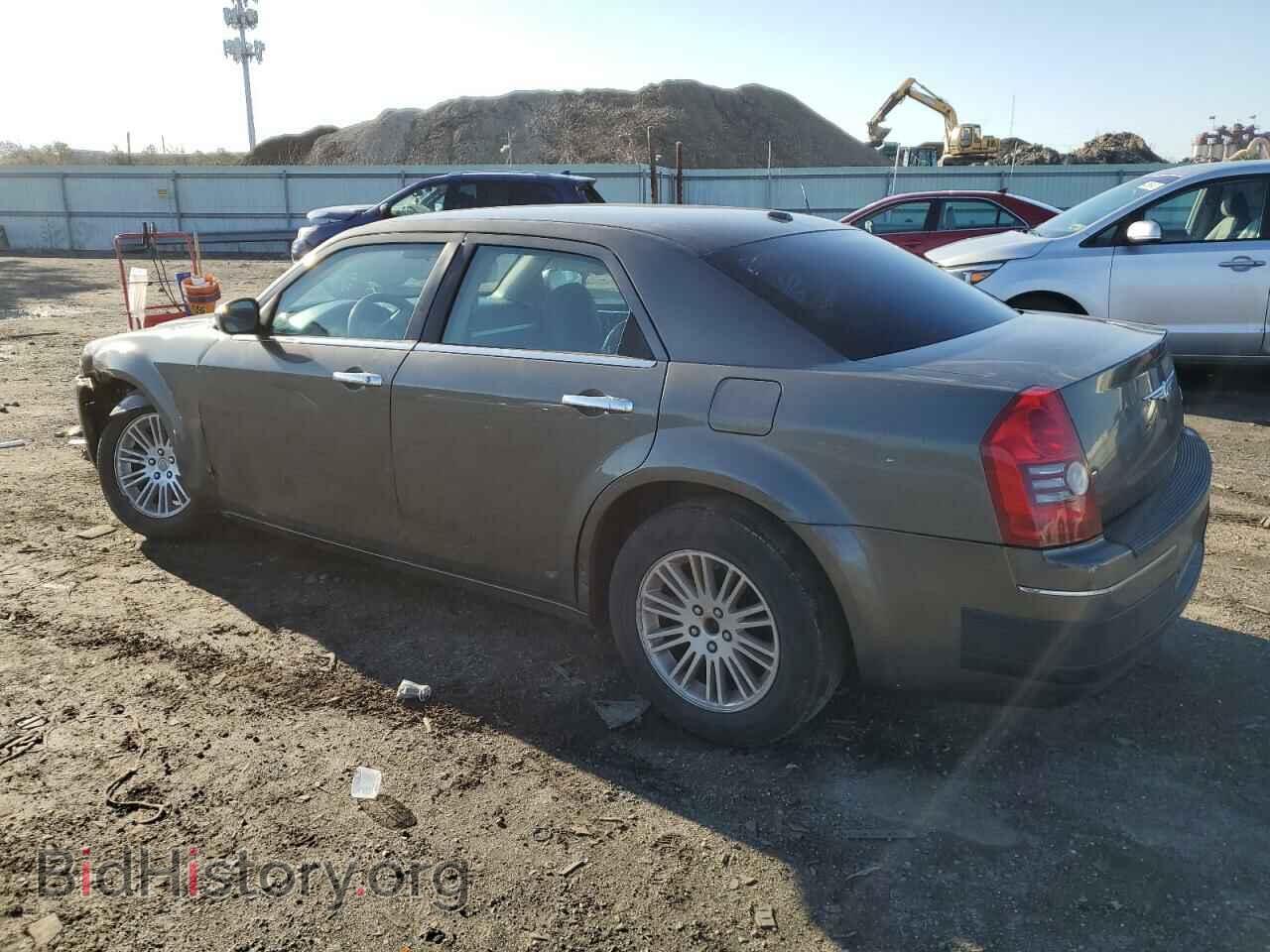 2010 CHRYSLER 300 - VIN: 2C3CA5CV0AH265999 - Фото 2