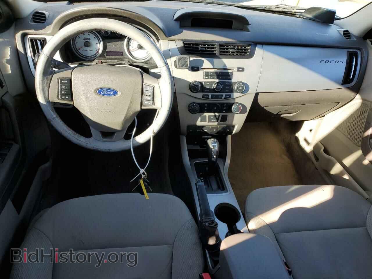 2010 FORD FOCUS - VIN: 1FAHP3GN3AW133843 - Photo 8