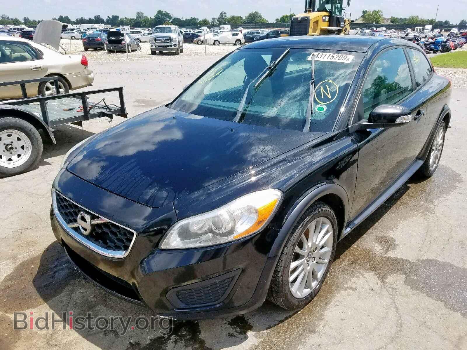 2011 VOLVO C30 - VIN: YV1672MK9B2191156 - Фото 2