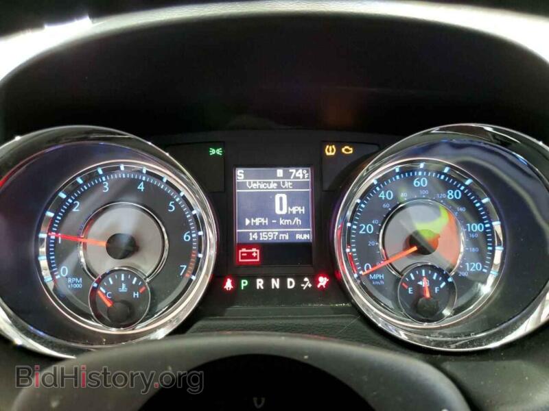 2016 Chrysler MINIVAN (VIN 2C4RC1BG3GR128571) — photo 9 of 14