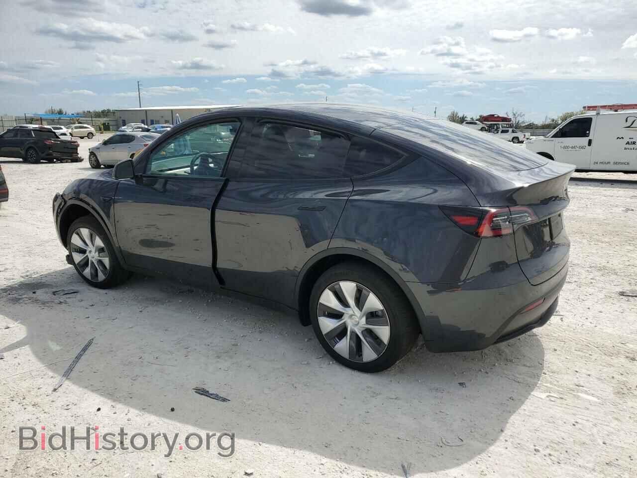 2024 TESLA MODEL Y - VIN: 7SAYGDEE3RF991352 - Photo 2