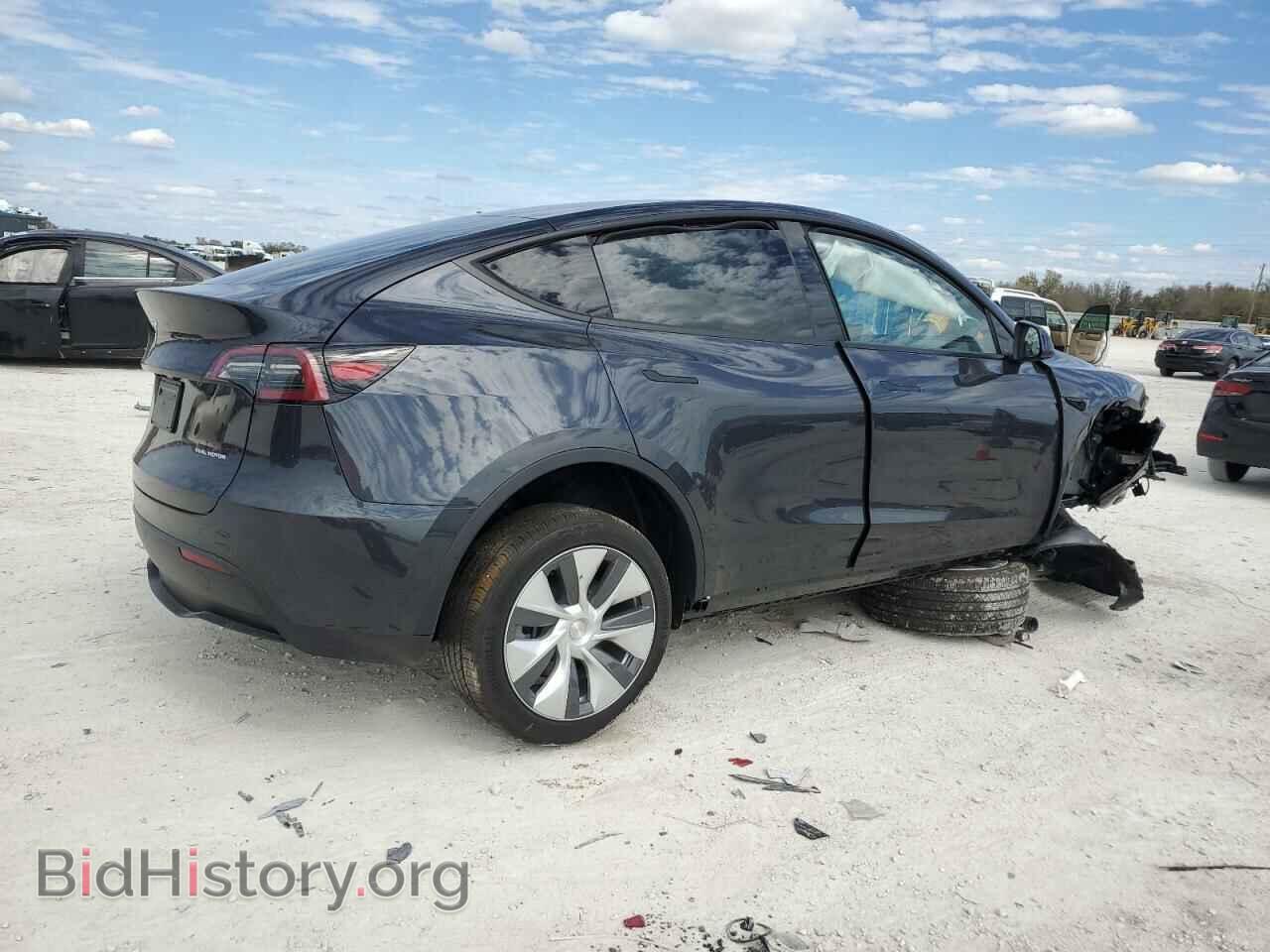 2024 TESLA MODEL Y - VIN: 7SAYGDEE3RF991352 - Photo 3