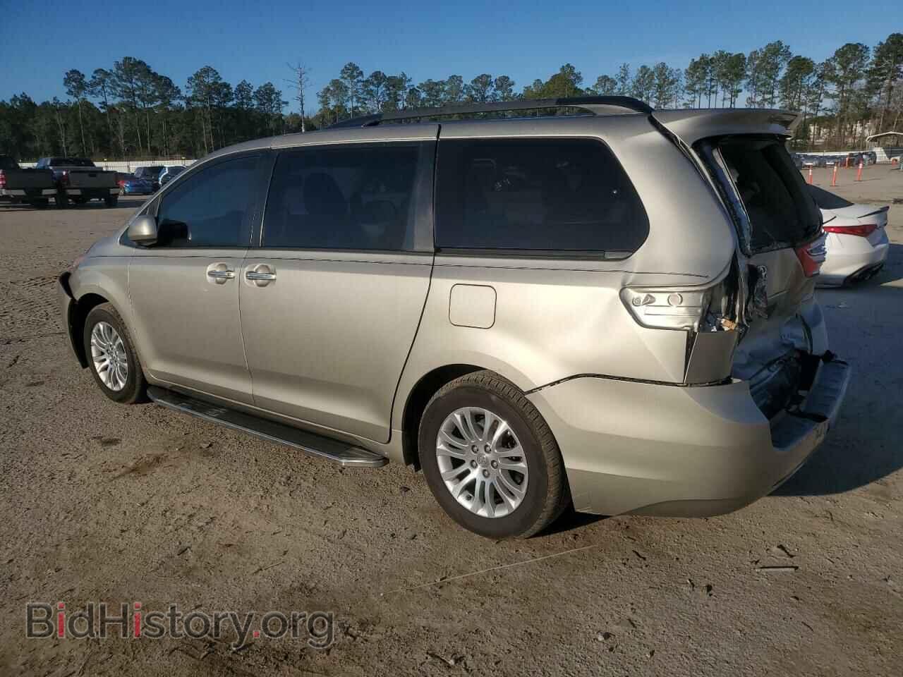 2017 TOYOTA All Models - VIN: 5TDYZ3DCXHS772755 - Фото 2