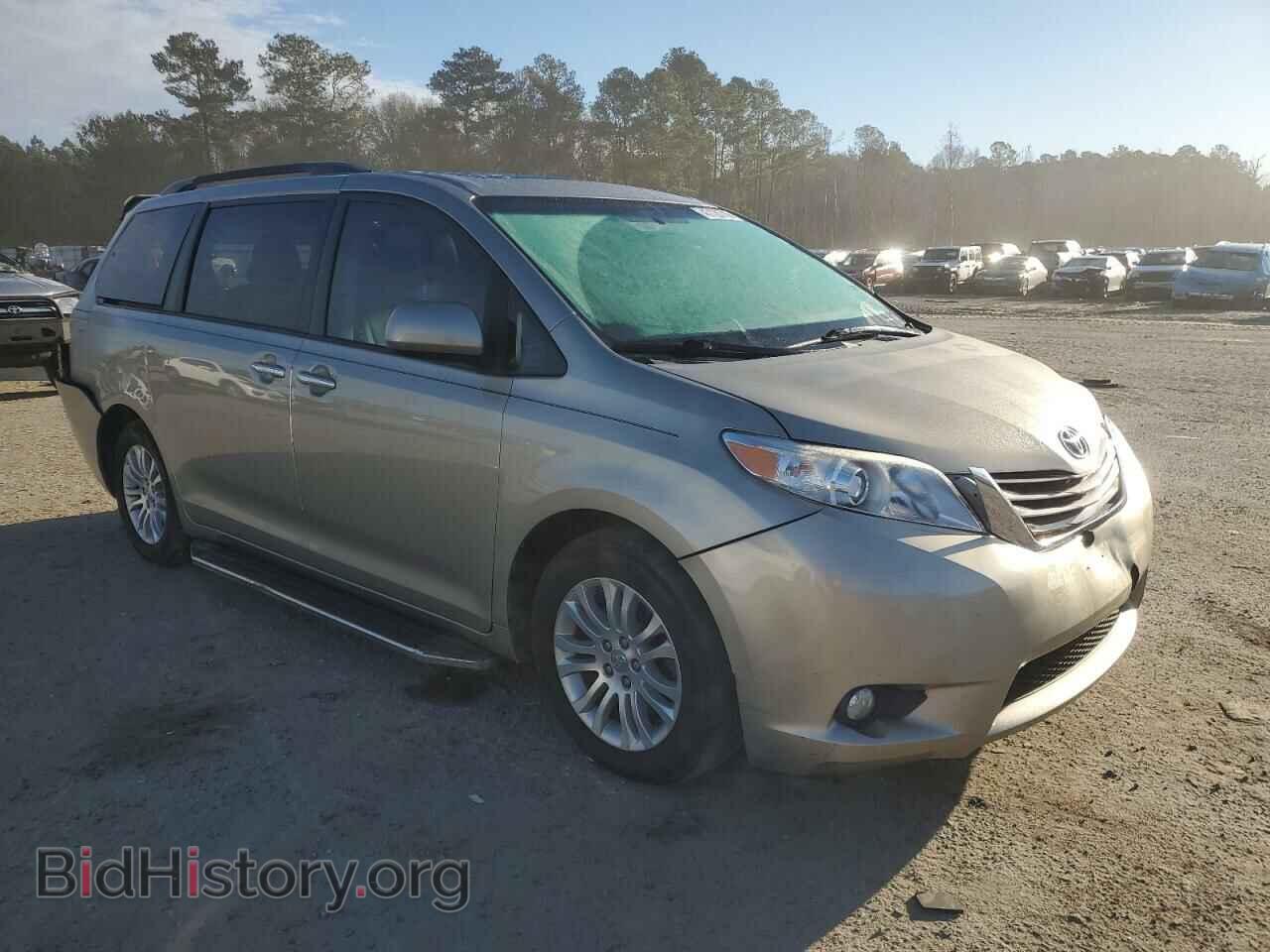 2017 TOYOTA All Models - VIN: 5TDYZ3DCXHS772755 - Фото 4