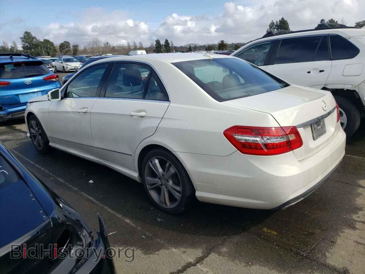 2012 MERCEDES-BENZ E-CLASS - VIN: WDDHF5KB4CA569838 - Фото 2