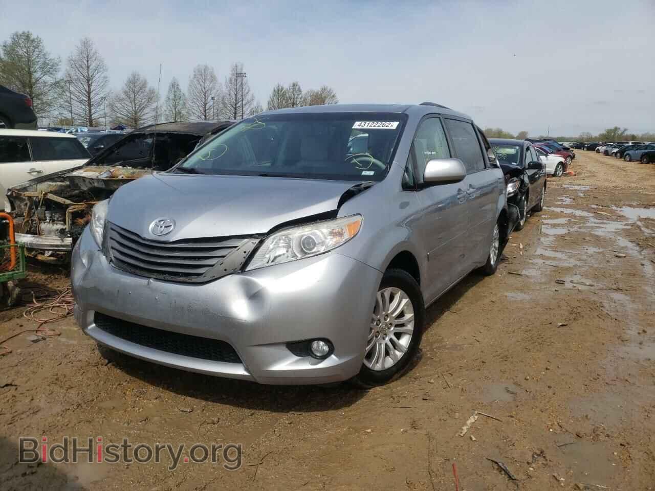 2013 TOYOTA SIENNA - VIN: 5TDYK3DC8DS368741 - Фото 2
