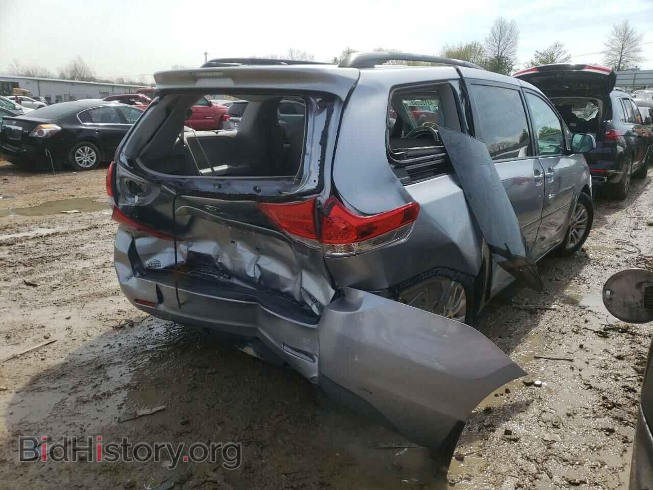 2013 TOYOTA SIENNA - VIN: 5TDYK3DC8DS368741 - Фото 4