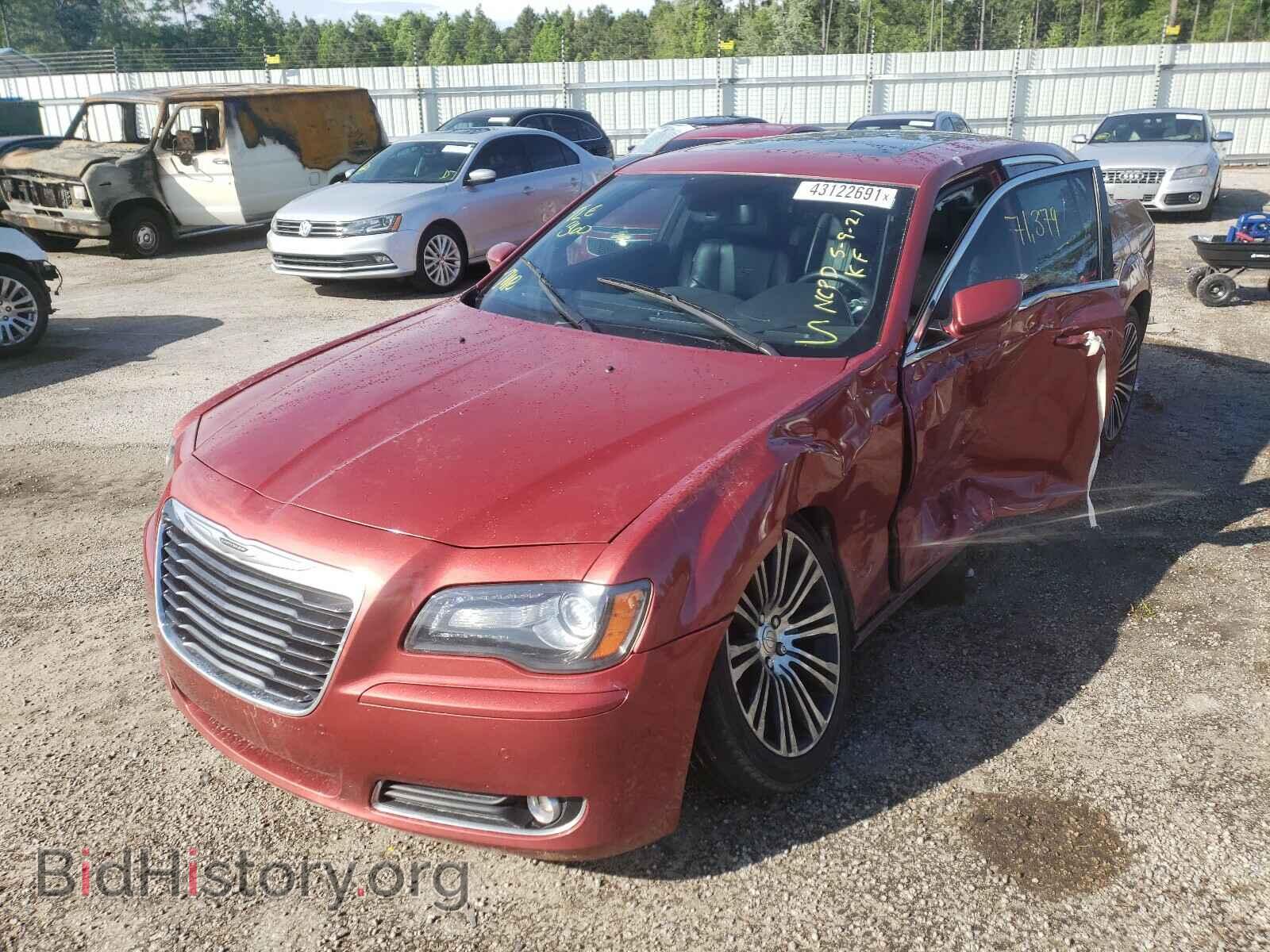 2013 CHRYSLER 300 - VIN: 2C3CCABGXDH551109 - Фото 2