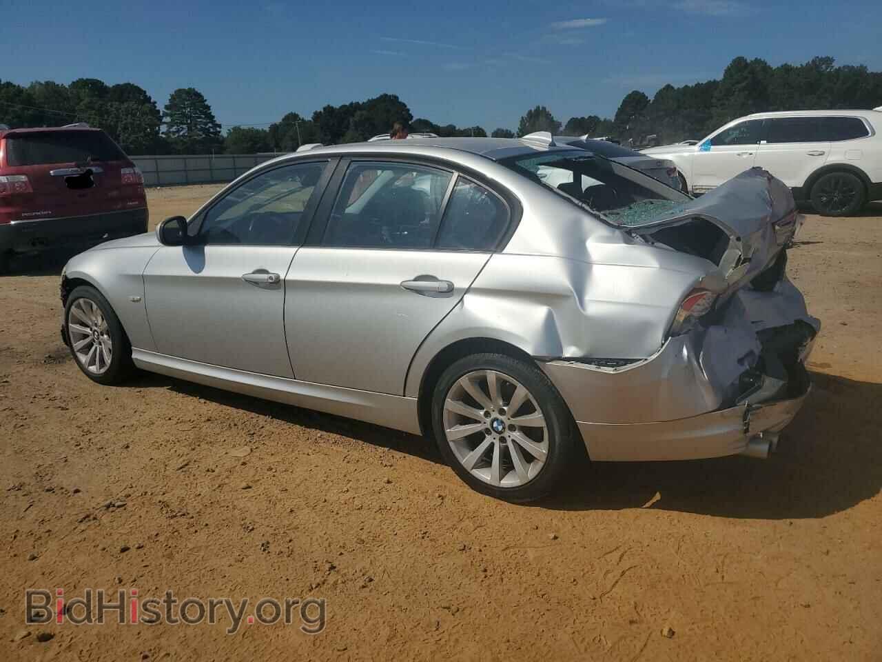 2011 BMW 3 SERIES - VIN: WBAPH7C58BE683785 - Фото 2