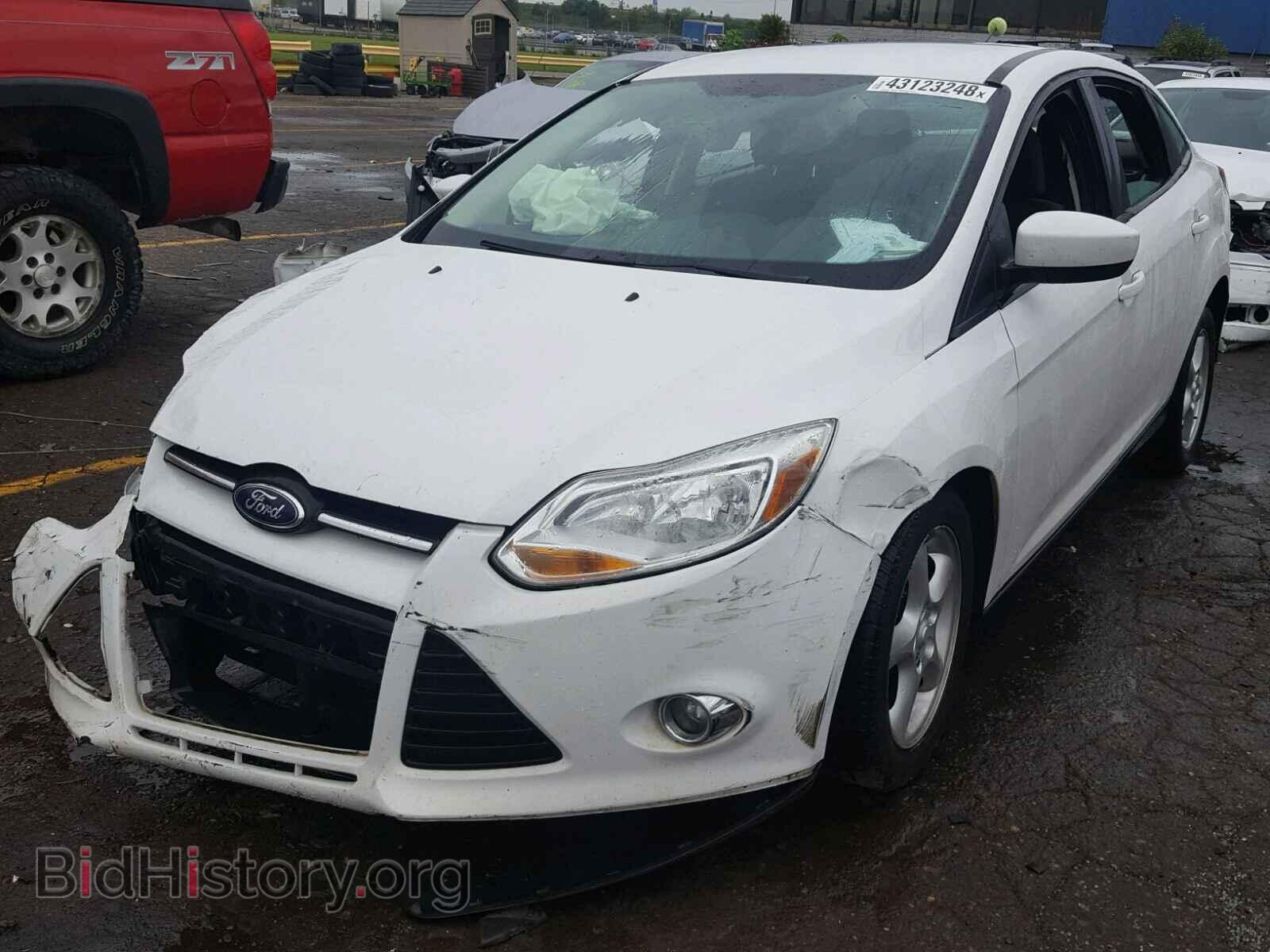 2012 Ford FOCUS (VIN 1FAHP3F22CL445535) — photo 2 of 10