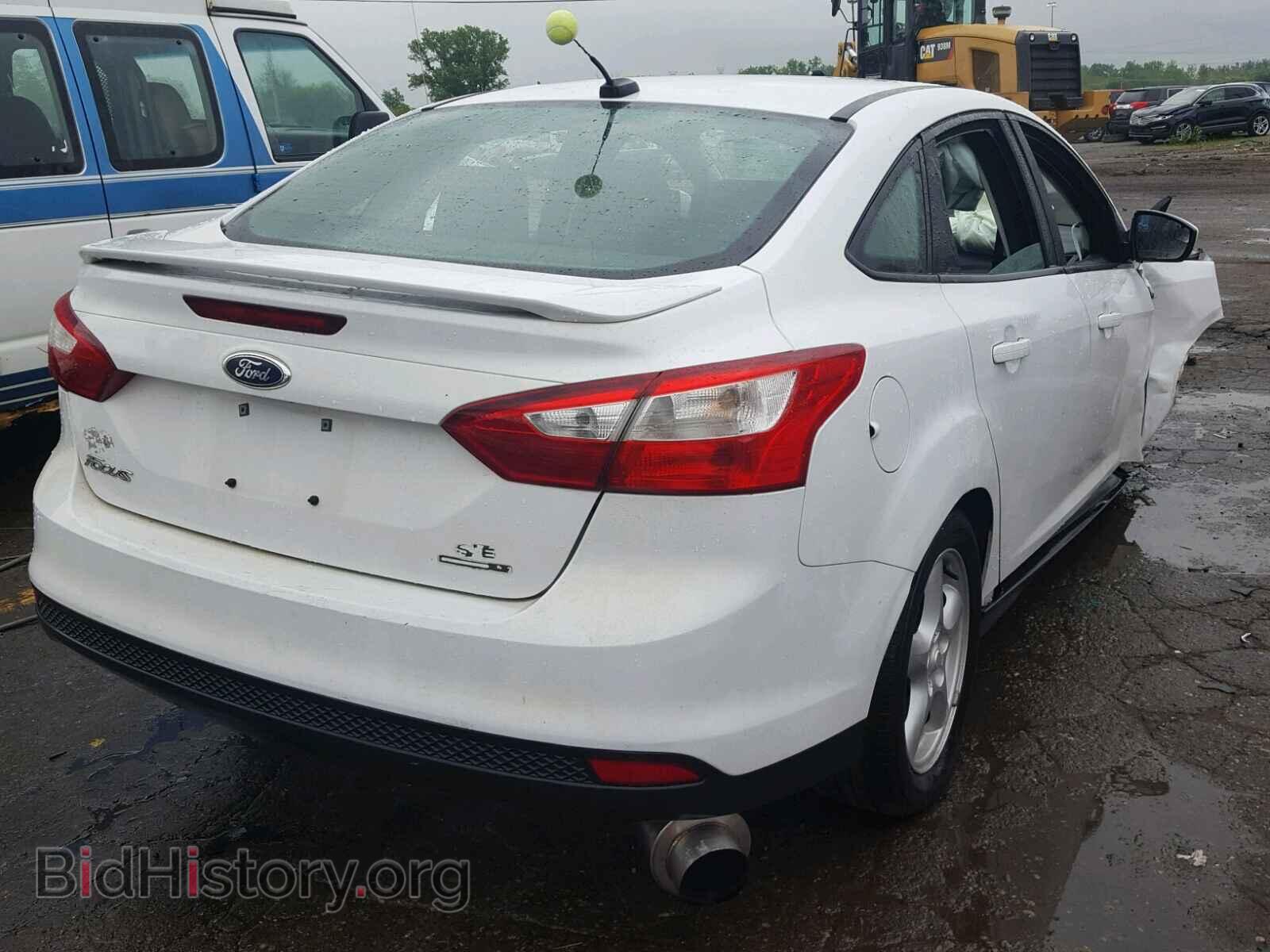 2012 Ford FOCUS (VIN 1FAHP3F22CL445535) — photo 4 of 10