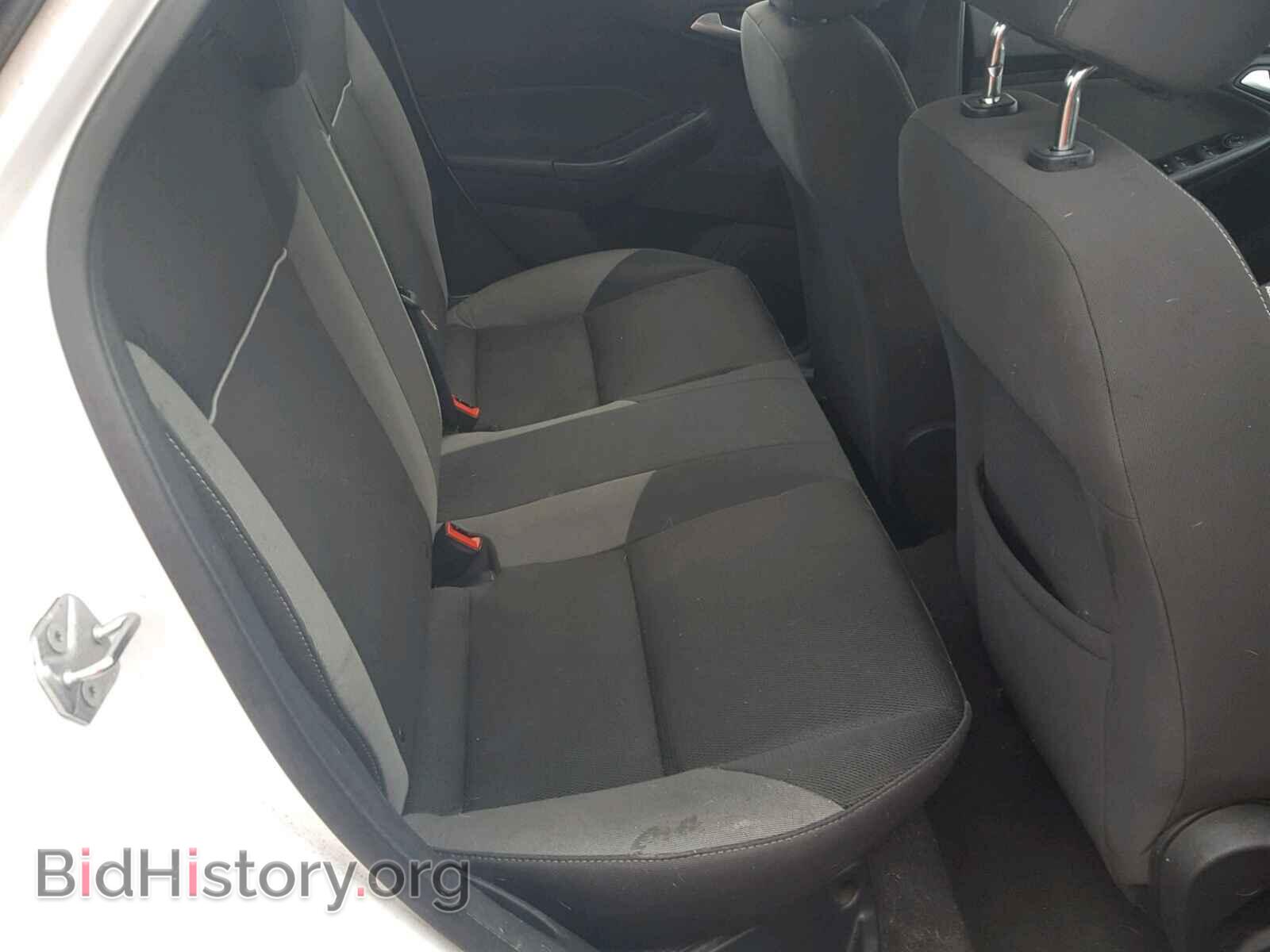 2012 Ford FOCUS (VIN 1FAHP3F22CL445535) — photo 6 of 10