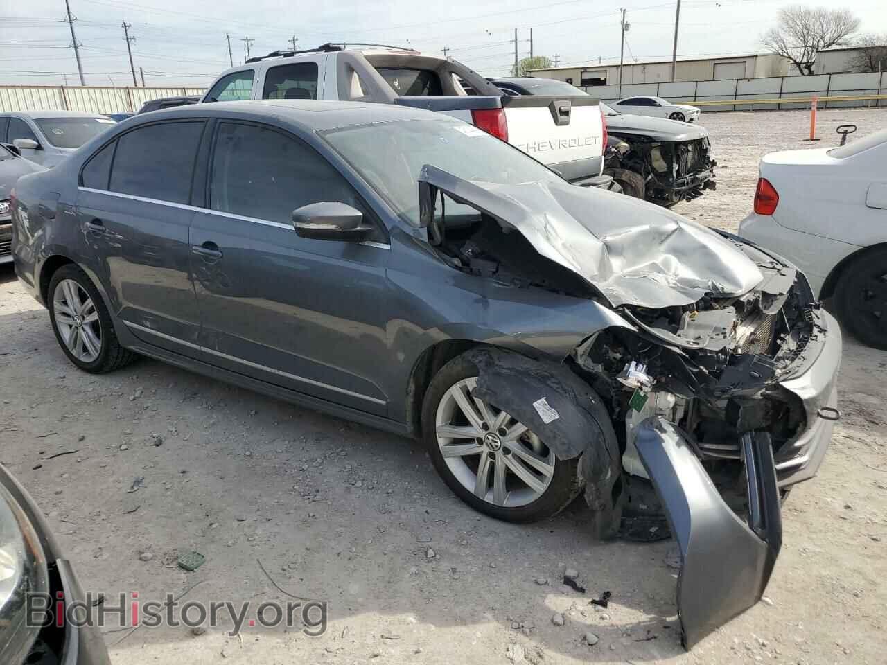 2017 VOLKSWAGEN JETTA - VIN: 3VWL17AJ7HM221109 - Photo 4