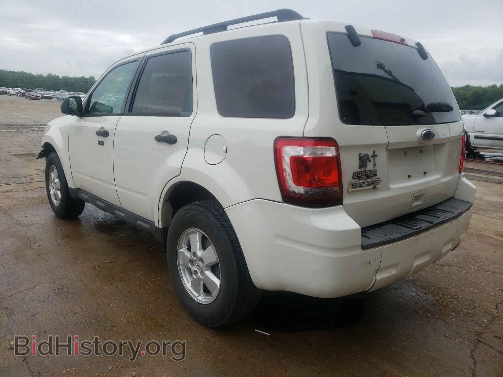 2011 FORD ESCAPE - VIN: 1FMCU0D73BKC18476 - Фото 3