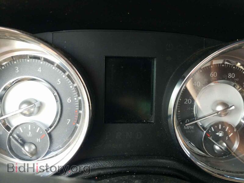 2011 Chrysler 300 (VIN 2C3CA5CG5BH599433) — фото 8 из 10
